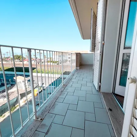 Indie Via Kennedy, Rif A786 קופרה מריטימה